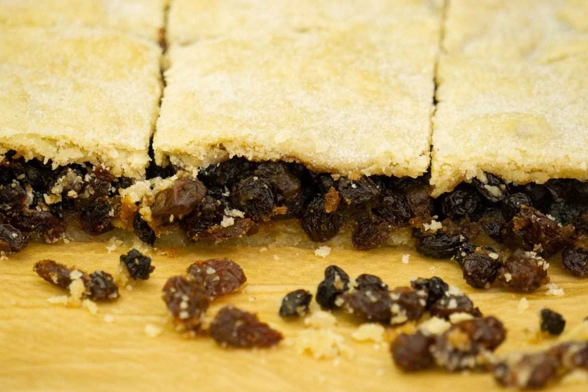 Slice Scotland Fly Cemetery: Scottish Fruit Slice Recipe - Scottish Scran