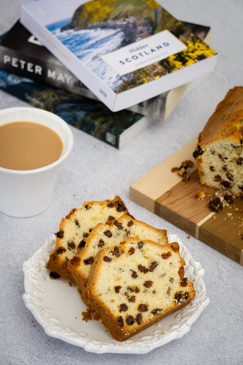 Spiced Apple and Sultana Cake – My Favourite Pastime