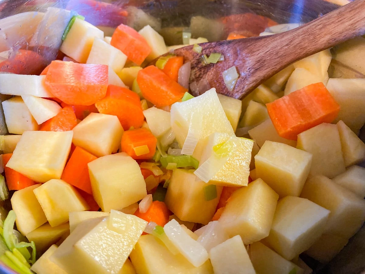 easy-scottish-lentil-soup-recipe-with-vegetarian-option-scottish-scran