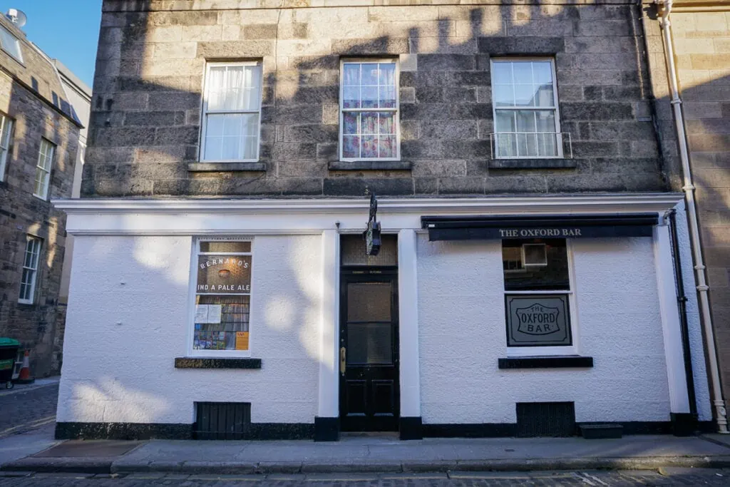 The Best Old Pubs in Edinburgh - The Oxford Pub