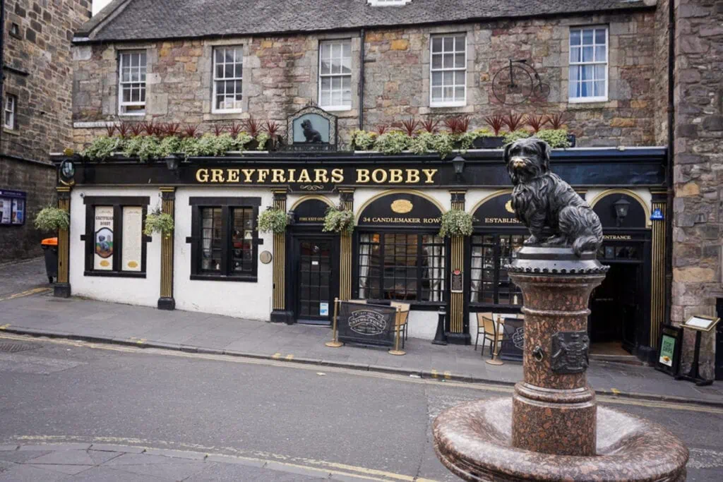 Best Old Pubs in Edinburgh - Greyfriars Bobby