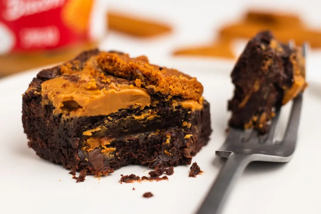Biscoff Brownies Recipe - Eating with a fork
