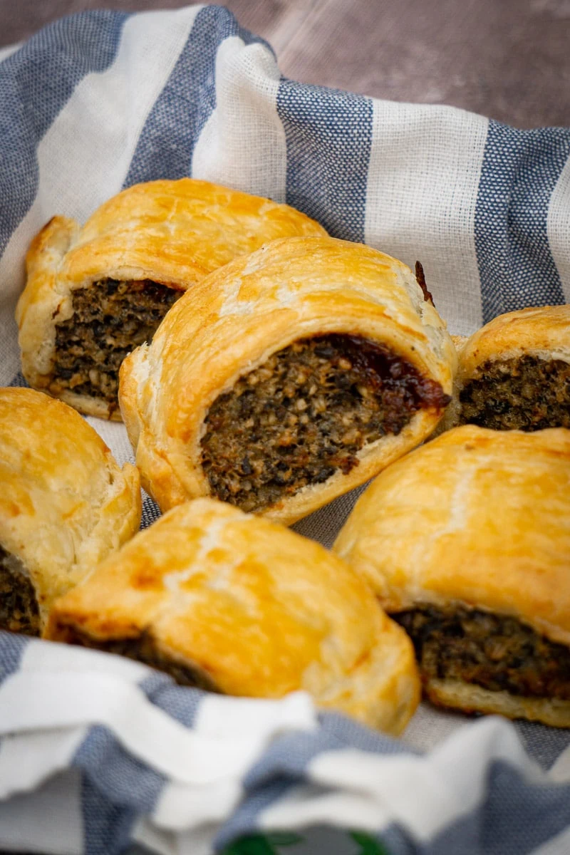 Easy Haggis Sausage Rolls Recipe - Scottish Scran