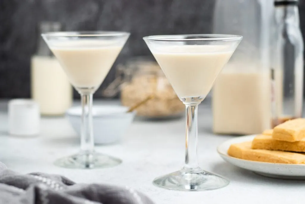 Atholl Brose Whisky Cocktail Recipe - two glasses with cream